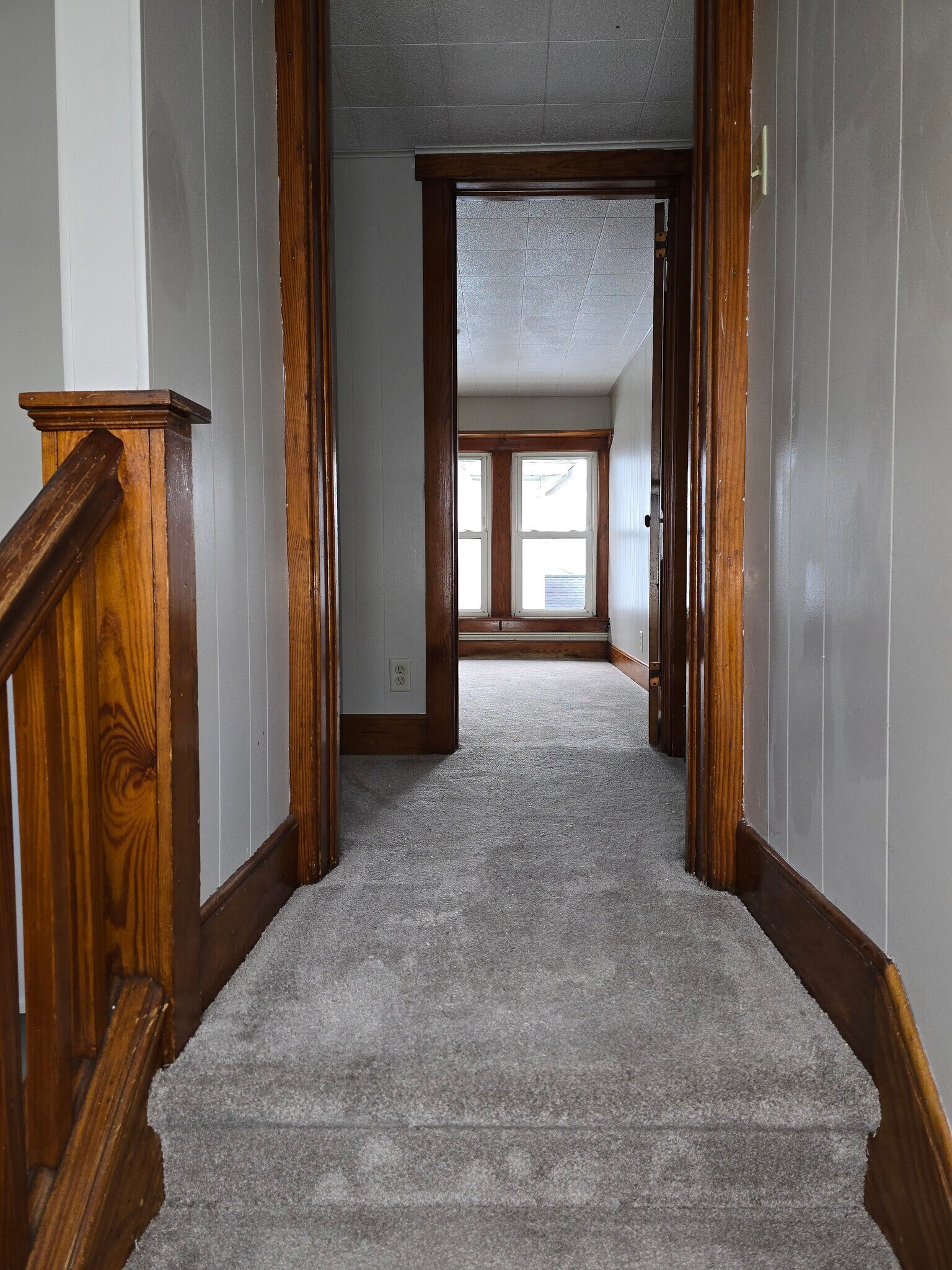 Building Photo - 165 S Main St