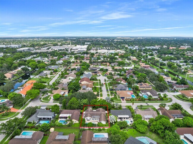Building Photo - 7700 NW 11th Pl