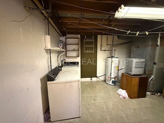 Building Photo - OAK RIDGE: 3 BEDROOM, 2.5 BATH HOME IN EMORY HEIGHTS