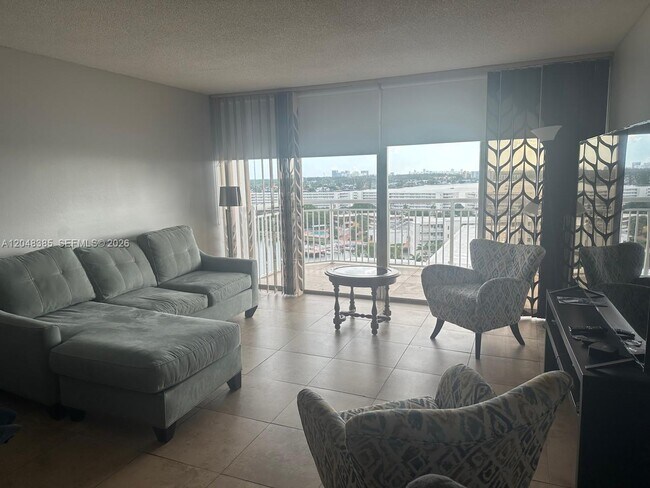 Building Photo - 18041 Biscayne Blvd