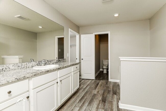 Building Photo - 2815 Praline Ferry