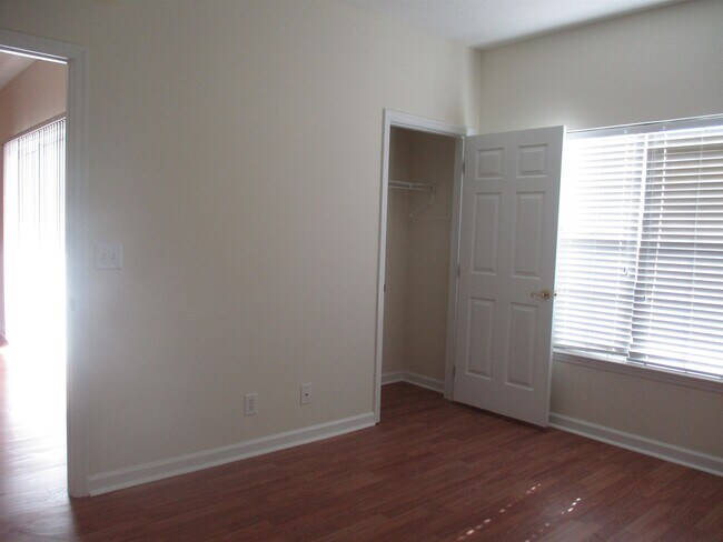 Building Photo - 3951 Gladiola Ct