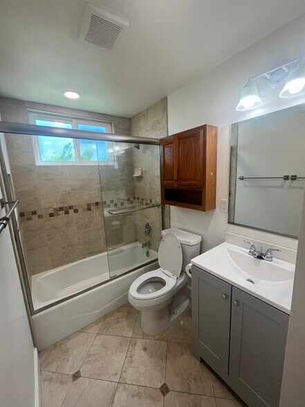 Building Photo - 6524 Myra Ave