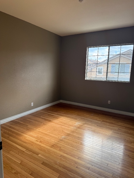 Building Photo - 285 Midnight Moon Ln