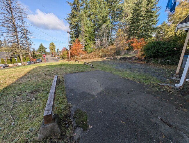 Building Photo - Ianev