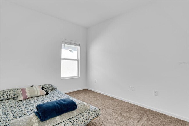 Building Photo - 5920 Catamaran Ave