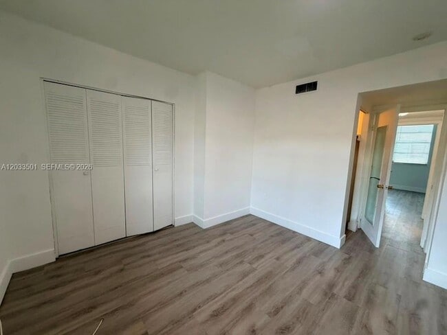Building Photo - 274 NE 141st St