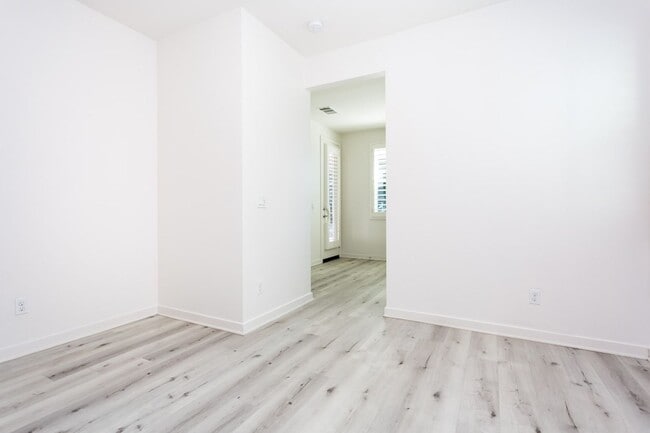 Building Photo - Beautiful Townhome at Millenia in Otay Ranch!