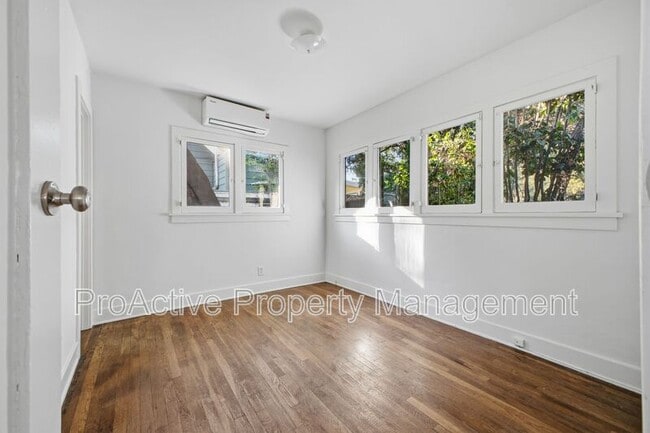 Building Photo - 507 Flower St