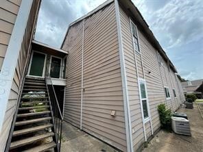 Building Photo - 8323 Wilcrest Dr