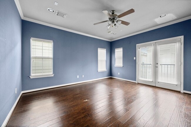Building Photo - 5405 Kansas St