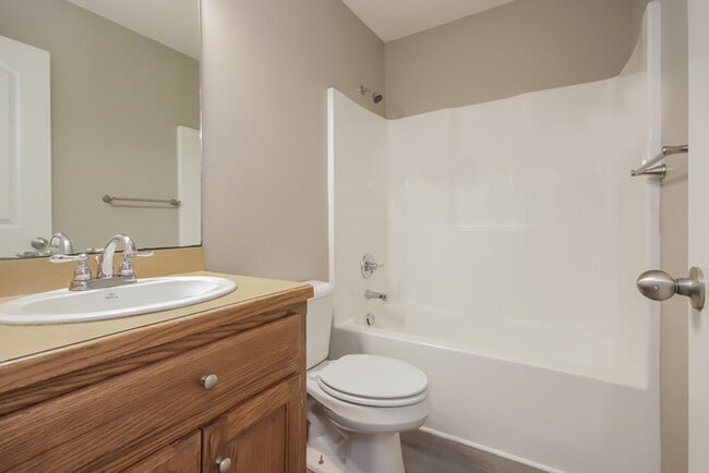 Building Photo - 910 James Madison Dr