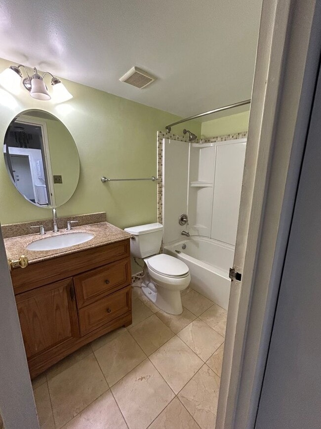 Building Photo - Rental, 1bed/1bath unit available in Green...