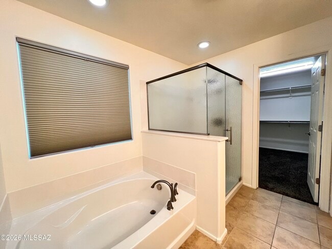Building Photo - 12992 Westminster Dr