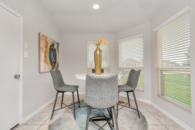 Building Photo - 2411 Zephyr Ln