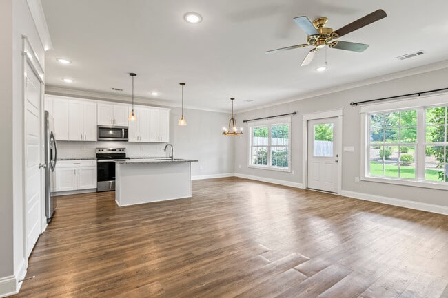 Building Photo - 1428 Gatewood Pl