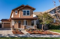 Building Photo - Great neighborhood - Open floorplan!