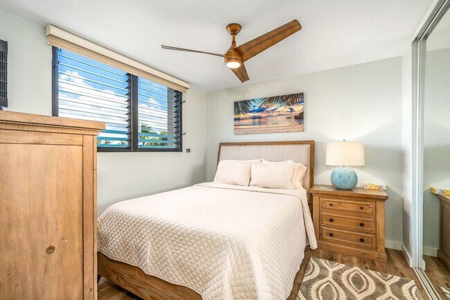 Building Photo - Ocean View 2/2 Fully Furnished + Newly Renovated Condo!