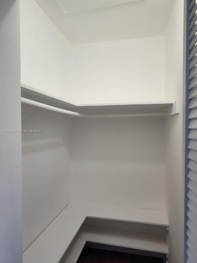 Building Photo - 655 Eldron Dr