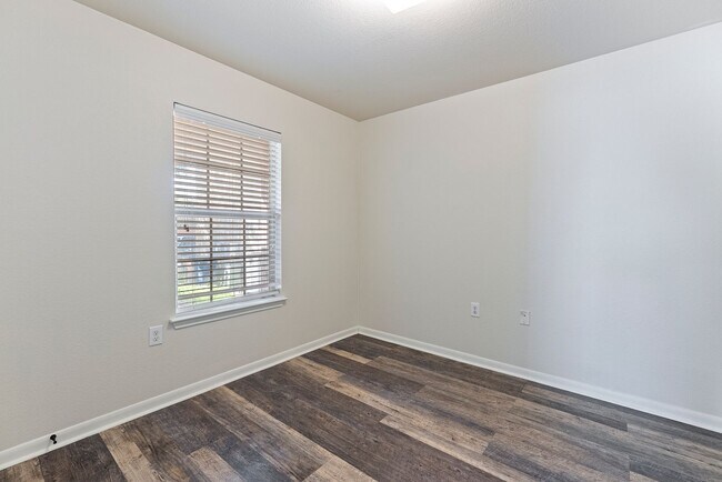 Building Photo - Beautiful 3 bedroom, 2 bathroom home in Southeast Austin!!!