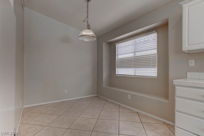 Building Photo - 1460 Dragon Rock Dr