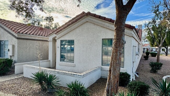 Building Photo - Beautifully Updated 3 Bedroom, 2 Bathroom Single-Level Home in Chandler (85225)!