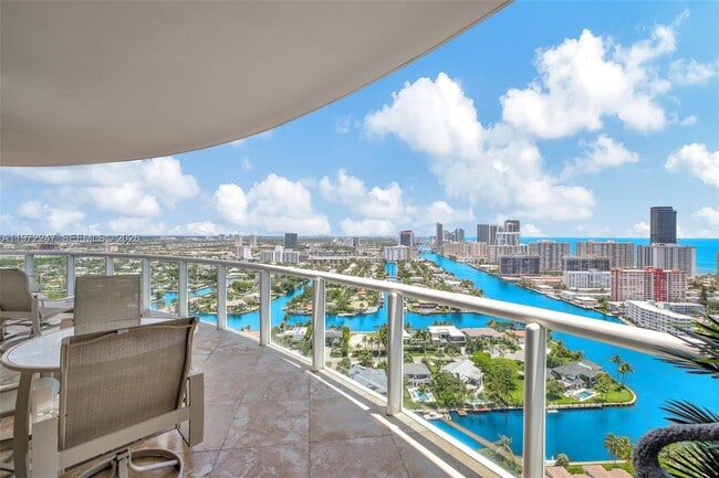 Building Photo - 21200 Point Pl