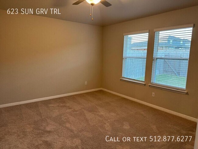 Building Photo - 623 Sun Grv Trl