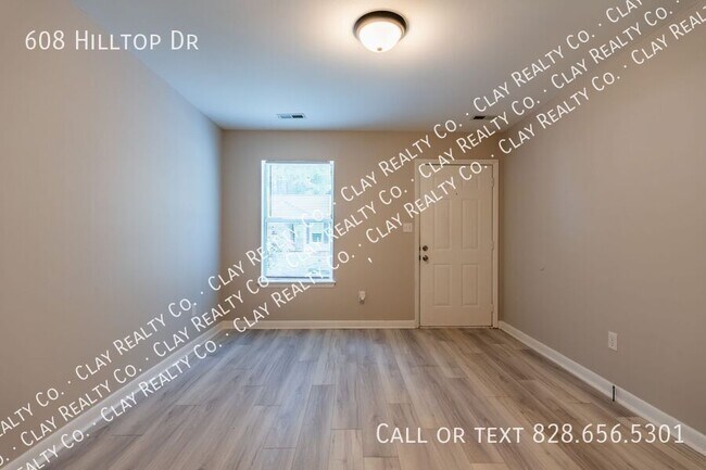 Building Photo - 608 Hilltop Dr