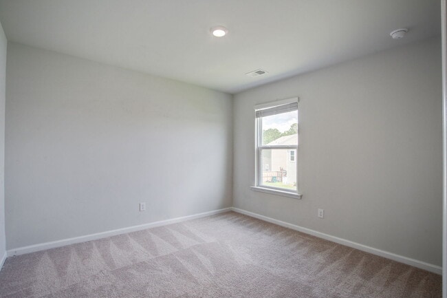 Building Photo - 104 Sunray Ln
