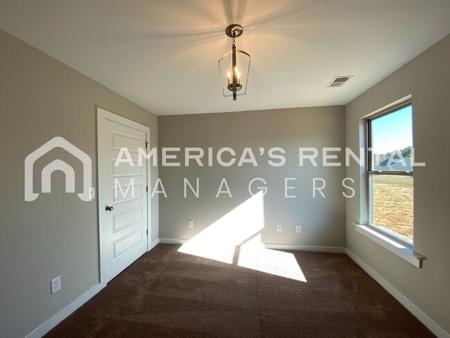 Building Photo - MOVE IN SPECIAL!!! - Wonderful Home for Rent in Talladega, AL... Available to View Now!!! - Sign ...