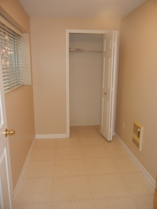 Building Photo - 39471 Springwater Dr