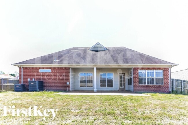 Building Photo - 9920 Calderdale Dr