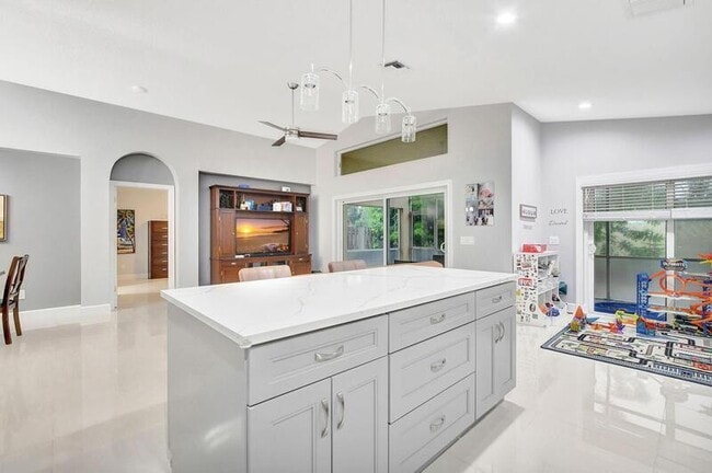 Building Photo - 22687 Royal Crown Terrace E