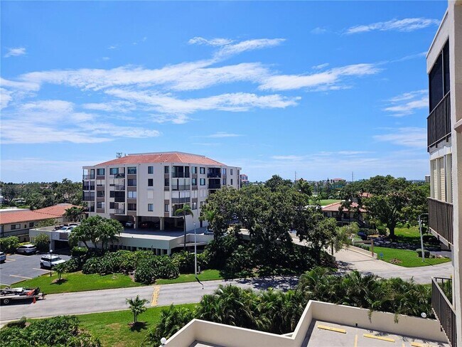 Building Photo - 6218 Palma Del Mar Blvd S