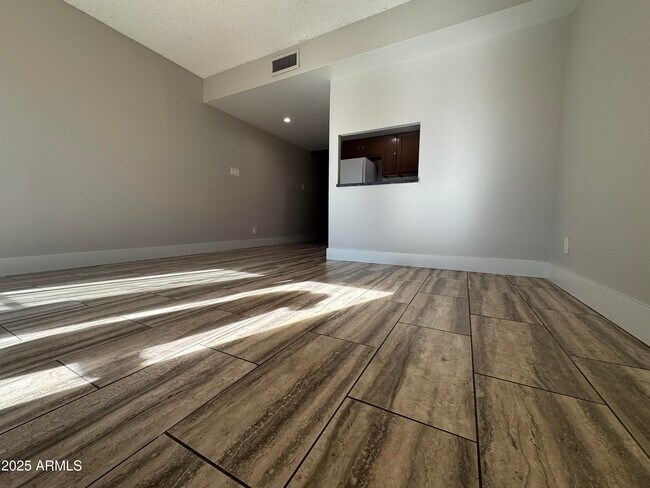 Building Photo - 6814 N 35th Ave