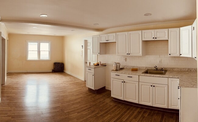 Building Photo - 3269 Cedar Ave