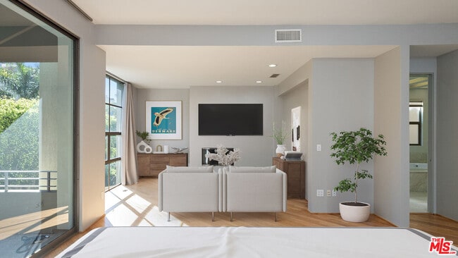 Building Photo - 143 Union Jack Mall