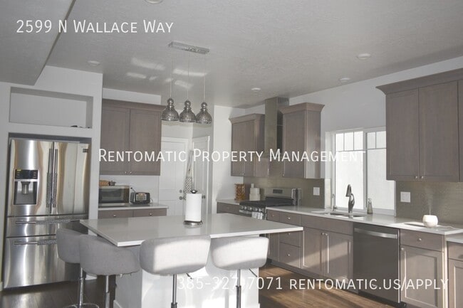Building Photo - 2599 N Wallace Way