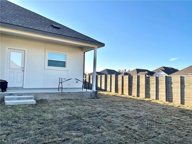 Building Photo - 101 Blue Blaze Trl