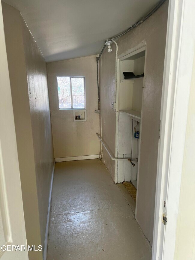 Building Photo - 3015 Altura Ave