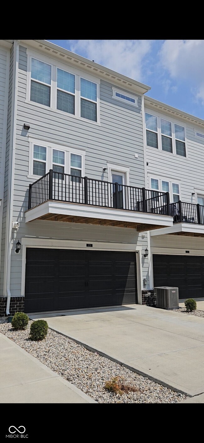 Building Photo - 1728 Blenker Dr