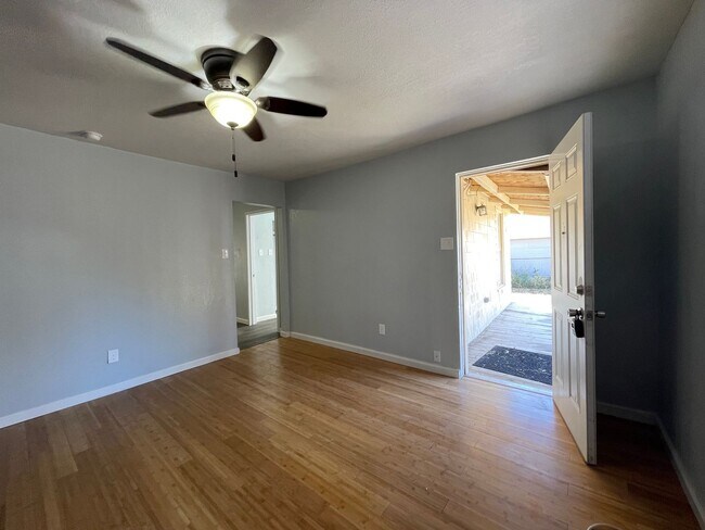 Building Photo - Charming 2-Bed, 1-Bath with Modern Upgrades