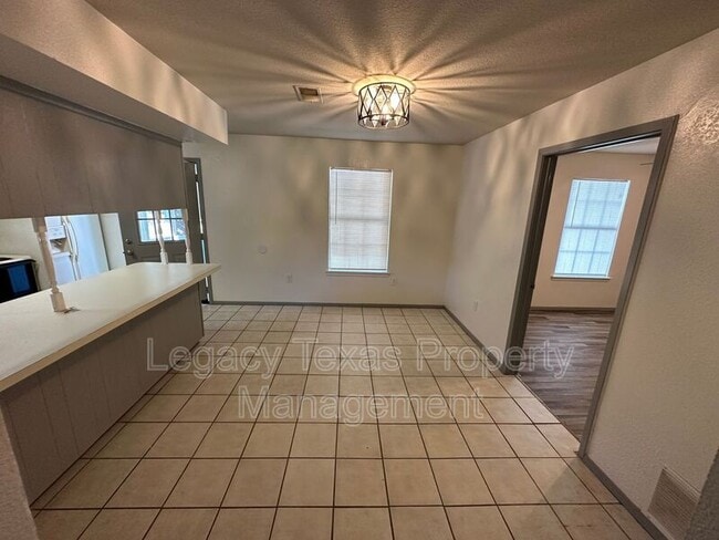 Building Photo - 7185 Retta Mansfield Rd