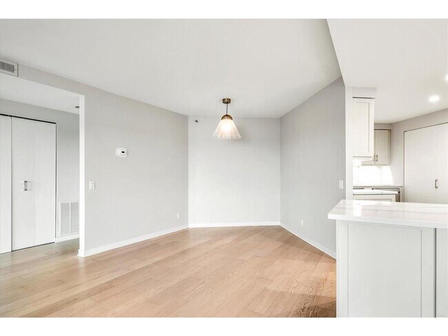 Building Photo - 2950 Dean Pkwy