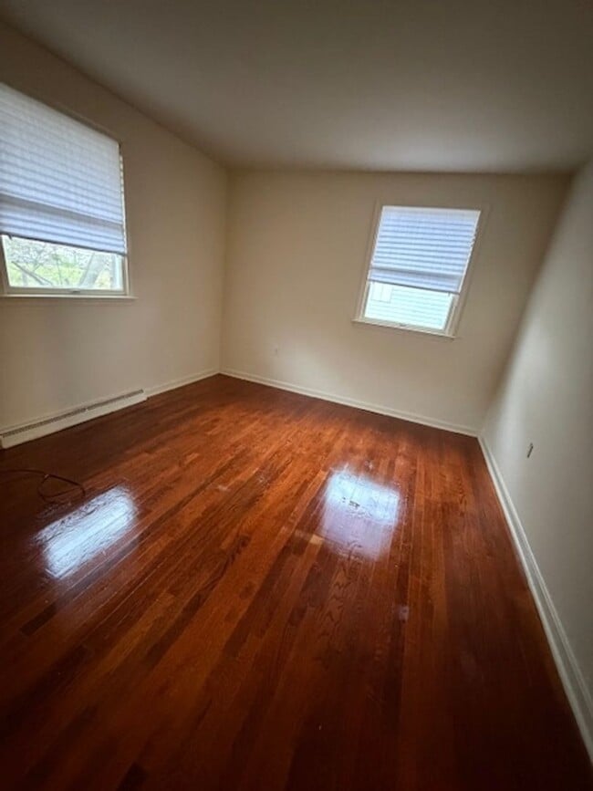 Building Photo - SINGLE FAMILY HOME IN WASHINGTON GROVE