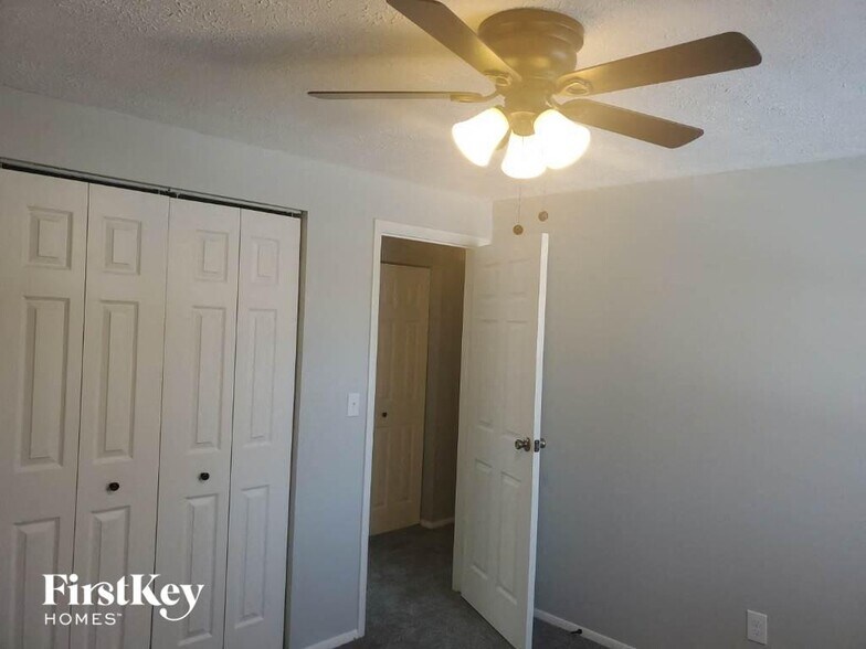 Building Photo - 4207 Edinburgh Dr