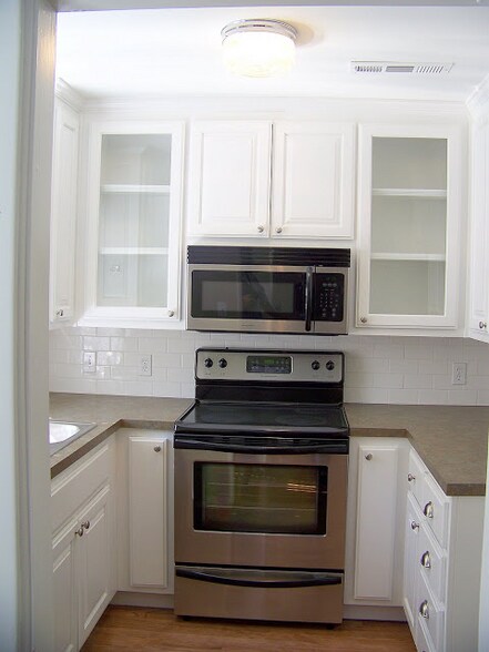 Building Photo - 529 Whitham Ave