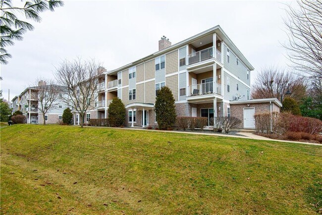 Building Photo - 200 Roger Williams Ave