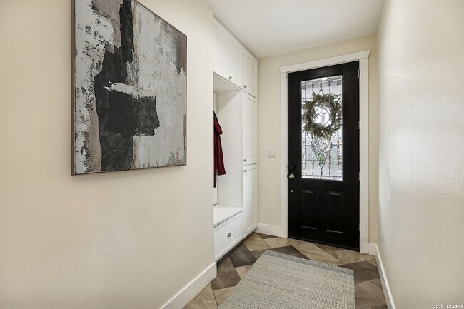 Building Photo - 303 Pendleton Ave